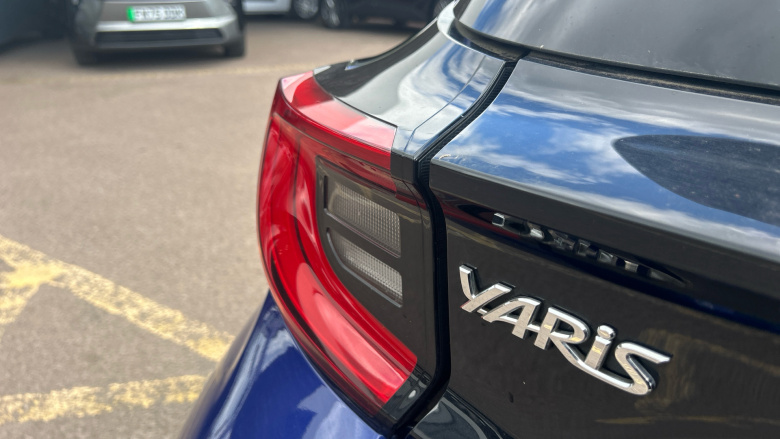 Toyota Yaris 1.5 Hybrid Design 5dr CVT Hybrid Hatchback